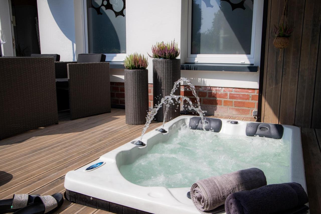 Unterschlupf Radeberg Mit Garten & Whirlpool Екстериор снимка